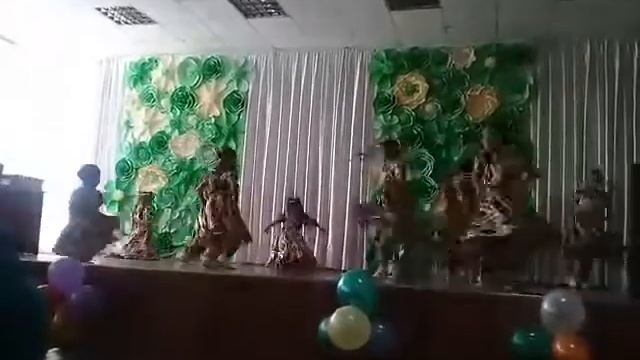 Наша танцевальная группа танцует узбекский танец. смотреть онлайн