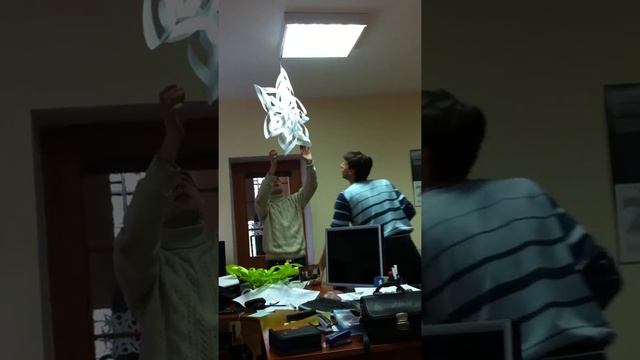 Как вешали снежинку в Ренус Ревайвел смотреть онлайн