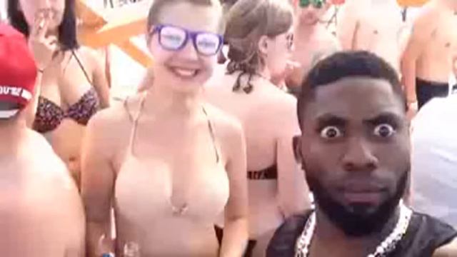 Да унего чуть Глаза на лоб невылезли от увиденного! смотреть онлайн