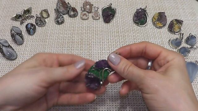 УКРАШЕНИЯ ОТ ТРЁХ МАСТЕРОВ . НАТУРАЛЬНЫЕ КАМНИ ,РУЧНАЯ РАБОТА( МАЛАХИТ ,БИРЮЗА , АМЕТИСТ И ДРУГИЕ )