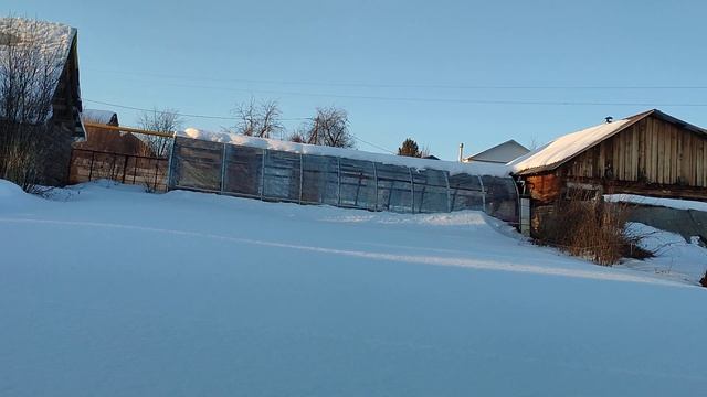 Теплицы из ПЭТ бутылок зимой. Часть 2. смотреть онлайн