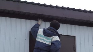 Отделка углов профлистом. Облицовка фасада. Фасад из профнастила Каркасная котельная, бытовка, сара
