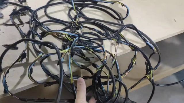 Как нельзя пользоваться удлинителем (катушка). How not to use an extension cord (coil). смотреть онлайн