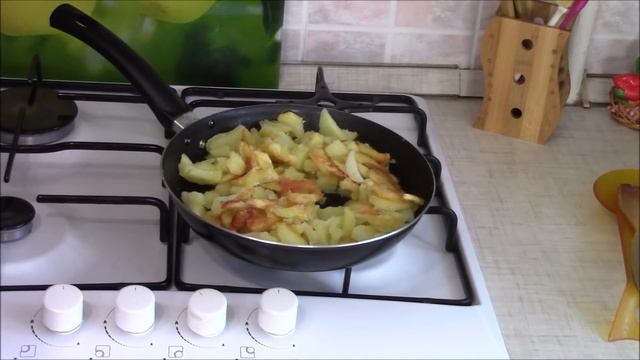 А на обед вкусная картошка! Жареная картошка с румяной поджаркой. смотреть онлайн