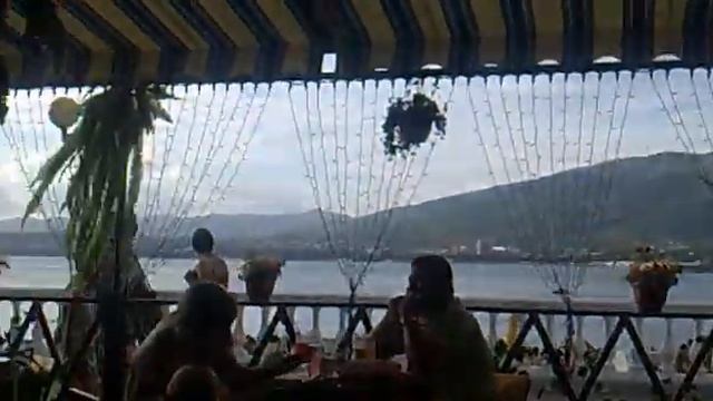 Уютное кафе в Геленджике с потрясающим видом смотреть онлайн