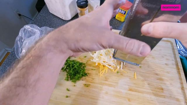 The CHEESY Crispy Air Fried Fish Po'boy Sandwich смотреть онлайн