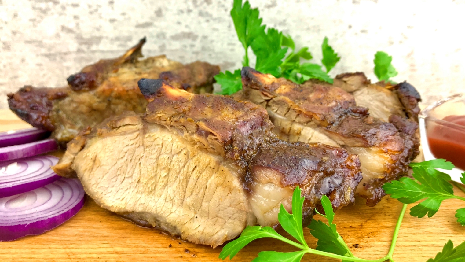 Свинина в медово-соевом маринаде в духовке. Сочная и вкусная .mp4 смотреть онлайн