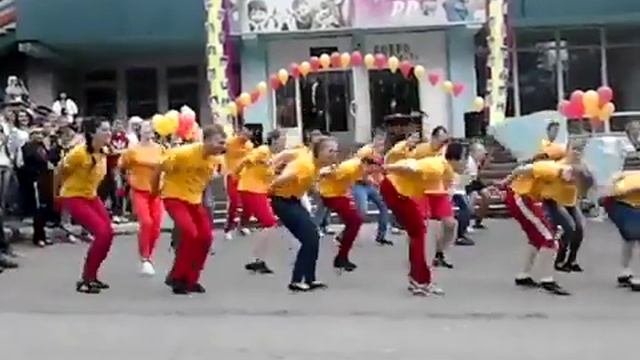 вожатые танец кур смотреть онлайн