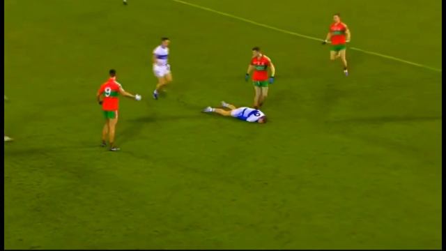 Massive Hit - James McCarthy v Nathan Mullins - Ballymun v Vincents - Dublin Club Football смотреть онлайн