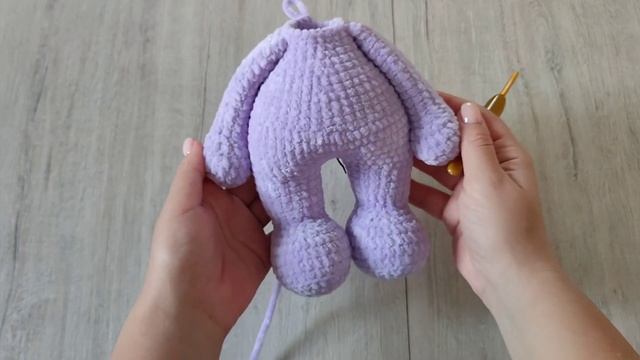 Зайка крючком || Подробный попетельный мастер класс || Часть 2 || Туловище,голова || смотреть онлайн