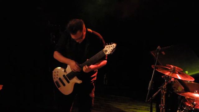 Tony Levin / Stickmen - hide the trees; Verviers, spirit of 66 13.11.2012 смотреть онлайн