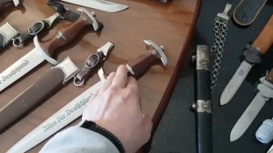 Оружие Вермахта найдено в США: немецкие кинжалы, штыки и кортики  польская сабля с русскими корням