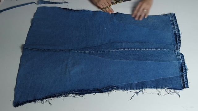 TRANSFORME CALÇA JEANS EM SALOPETE DE ALÇAS | DIY SALOPETE смотреть онлайн
