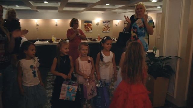 День рождения Николь / 6 лет / Катаемся на электромобиле / Сказка перевоплощение / Праздник смотреть онлайн