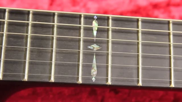Epiphone Nightfall Les Paul @ Nevada Music UK - A sneak peek...... смотреть онлайн