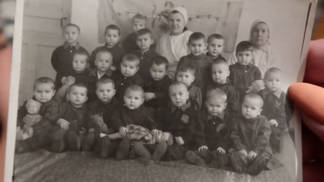 VLOG Вика достала старые фотографии. Нырнули в воспоминания смотреть онлайн