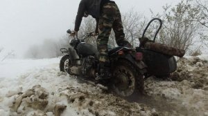 Днепр МТ 16 2WD с блокировкой в снегах.