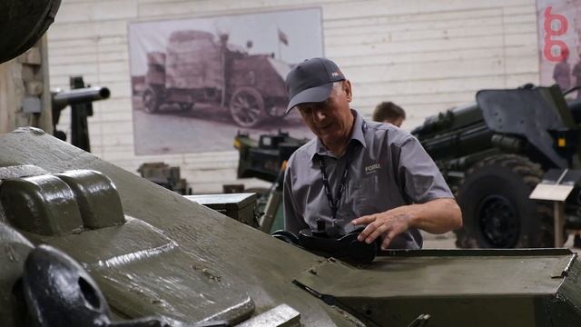 Вывезенный из Нарвы танк стал открытым экспонатом военного музея Виймси смотреть онлайн