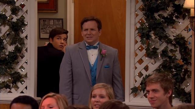 iCarly | Shakespeare Song | Nickelodeon UK смотреть онлайн