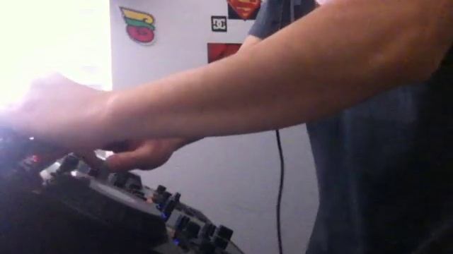 Native instrument Traktor S4 electro house mixing смотреть онлайн