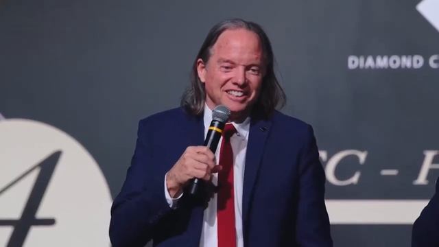 МАЙКЛ РОУЧ. НЕ ТРАТЬТЕ ВРЕМЯ ЗРЯ смотреть онлайн