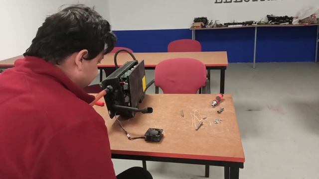 ?Reparación del #Cargador interno #Renault #twizy ??⚡ смотреть онлайн