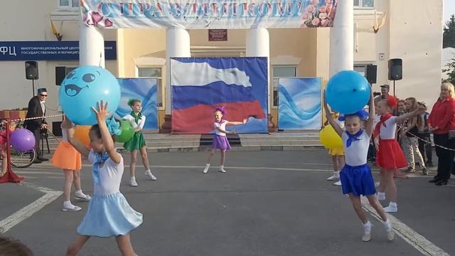 "Радуга" ученики хореографического отделения Новогуровской ДМШ смотреть онлайн