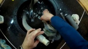 Устранение течи  (и засора) в сливе душевой кабины