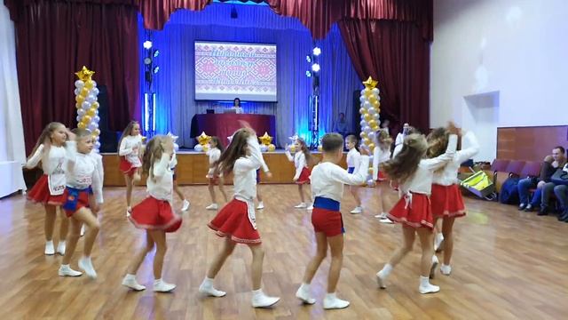 Танец "Полька полюбэ" День рождения Ровесника-42 года. смотреть онлайн