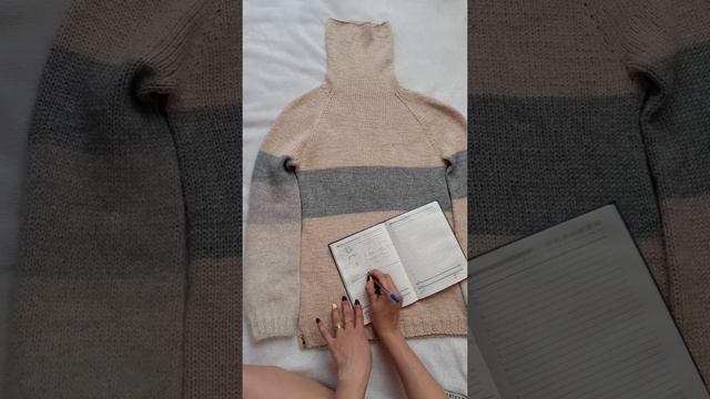 Свитер с широким горлом