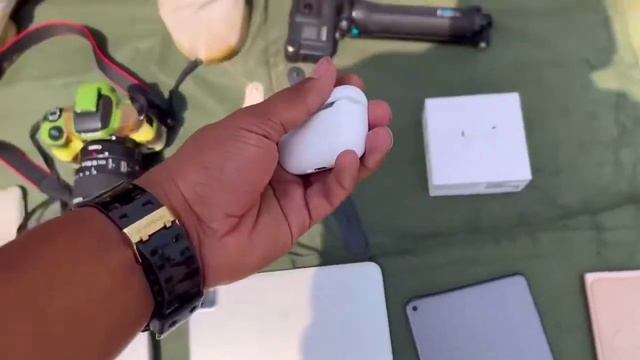 iPhone 13 pro Max - macbook pro 2000/- Rs / canon camera 500/- Rs / Chor Bazar market.. смотреть онлайн