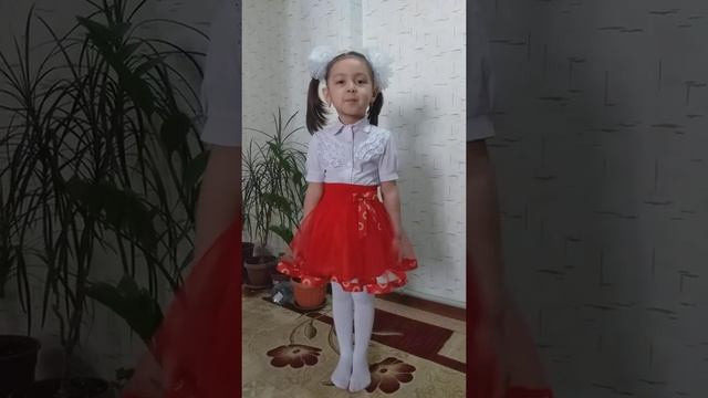 Милана учит стих май 2020 смотреть онлайн