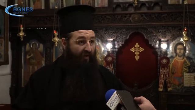 Архимандрит Василий: На Йордановден празнуваме явяването на Троичния Бог смотреть онлайн