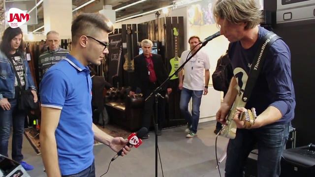 Гитарные педали XVIVE и Thomas Blug на MusikMESSE 2015 смотреть онлайн