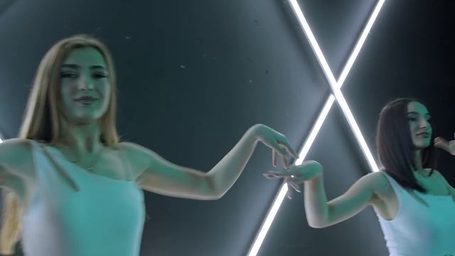 Sinan Hoxha Ft Bes Kallaku - Ma Boni Dashnia (Official Video 4K)