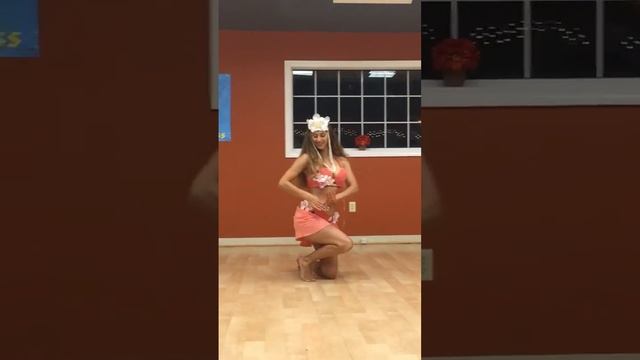 Sadie Marquardt.Tahitian style Belly Dance смотреть онлайн
