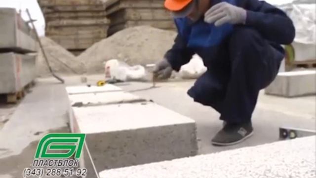 ДОМ ИЗ ПОЛИСТИРОЛБЕТОНА 1. КЛАДКА ПЕРВОГО РЯДА смотреть онлайн