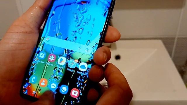 Что будет если уронить в воду телефон Samsung Galaxy S20, S22, S23. Водонепроницаемый смартфон смотреть онлайн