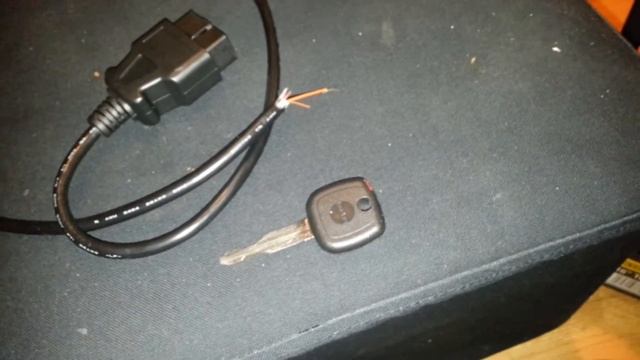 Adding Keys to a Daihatsu Immobiliser смотреть онлайн
