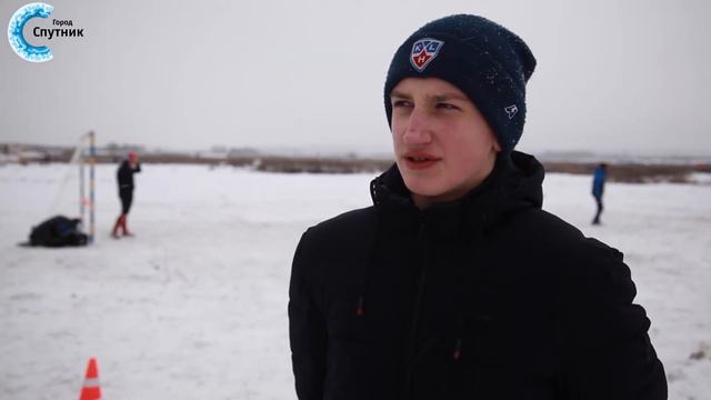 Зимний футбол в городе Спутник. смотреть онлайн