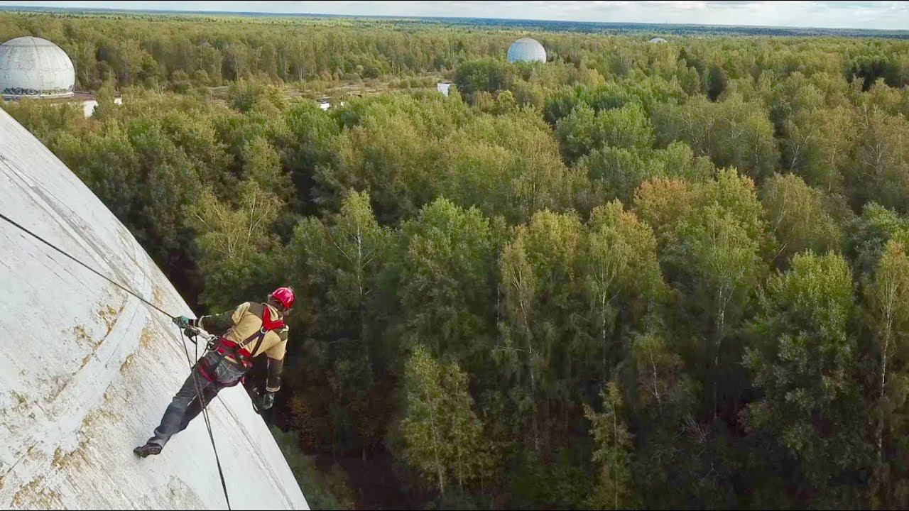 Наверху заброшенного шара / Загадочность и атмосфера из прошлого смотреть онлайн