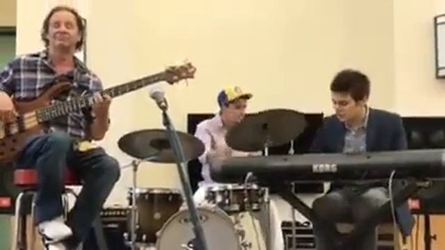 Bryan Diaz quartet - Autumn Leaves UM live performance смотреть онлайн