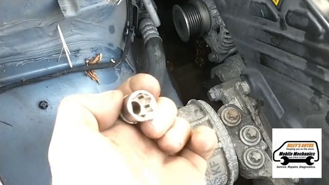 Vauxhall / Opel Zafira B 1.9CDTi Alternator Replacement & Wiring Testing Negative & Positive Cables смотреть онлайн