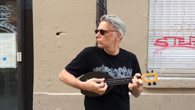 Rien ne sera plus comme avant - Olivier de Joie with Ukulele смотреть онлайн