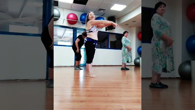 Belly dance. Lesson for beginners. Basic movments// Урок Танца живота для начинающих//ריקוד בטן.בסי смотреть онлайн