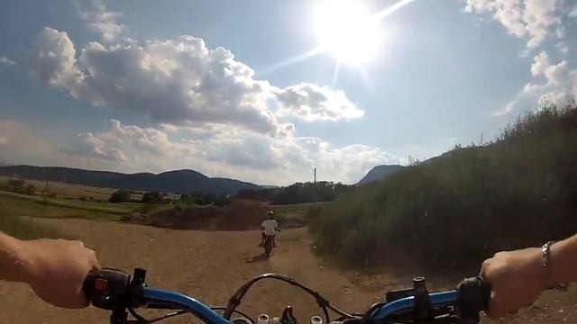125cc Pitbike vs. 50cc Moped смотреть онлайн