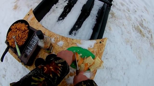 НОВОГОДНИЕ КАНИКУЛЫ В ТАЙГЕ\ РЫБАЛКА НА ЖЕРЛИЦЫ\ КОВАРНЫЙ ЛЕД\ СПАСЕНИЕ ДИНГИ!!!! смотреть онлайн