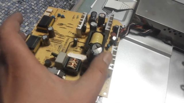 Phılıps 190C monitör görüntü gidip gelme sorunu смотреть онлайн