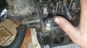 Ниссан Дизель-Ремонт головки дв fe6 (24 клапана?) 1 часть