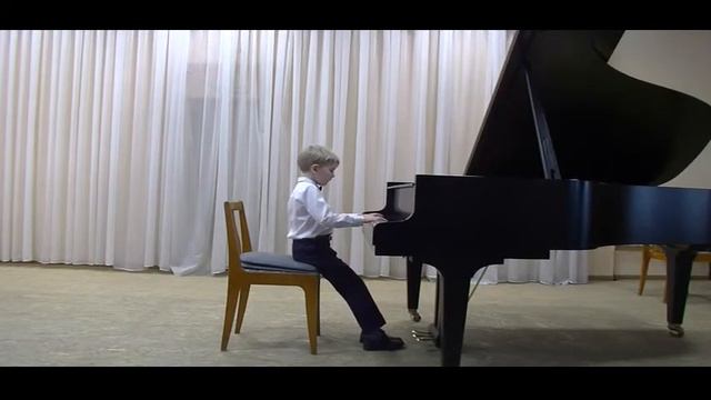 Липин Алексей, ДМШ №1, г Златоуст, Сонатина Фа мажор смотреть онлайн
